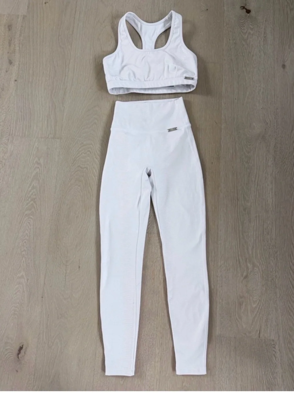 Bombshell Sportswear White python shine High-Waist Seamless Leggings and Top - Picture 6 of 16